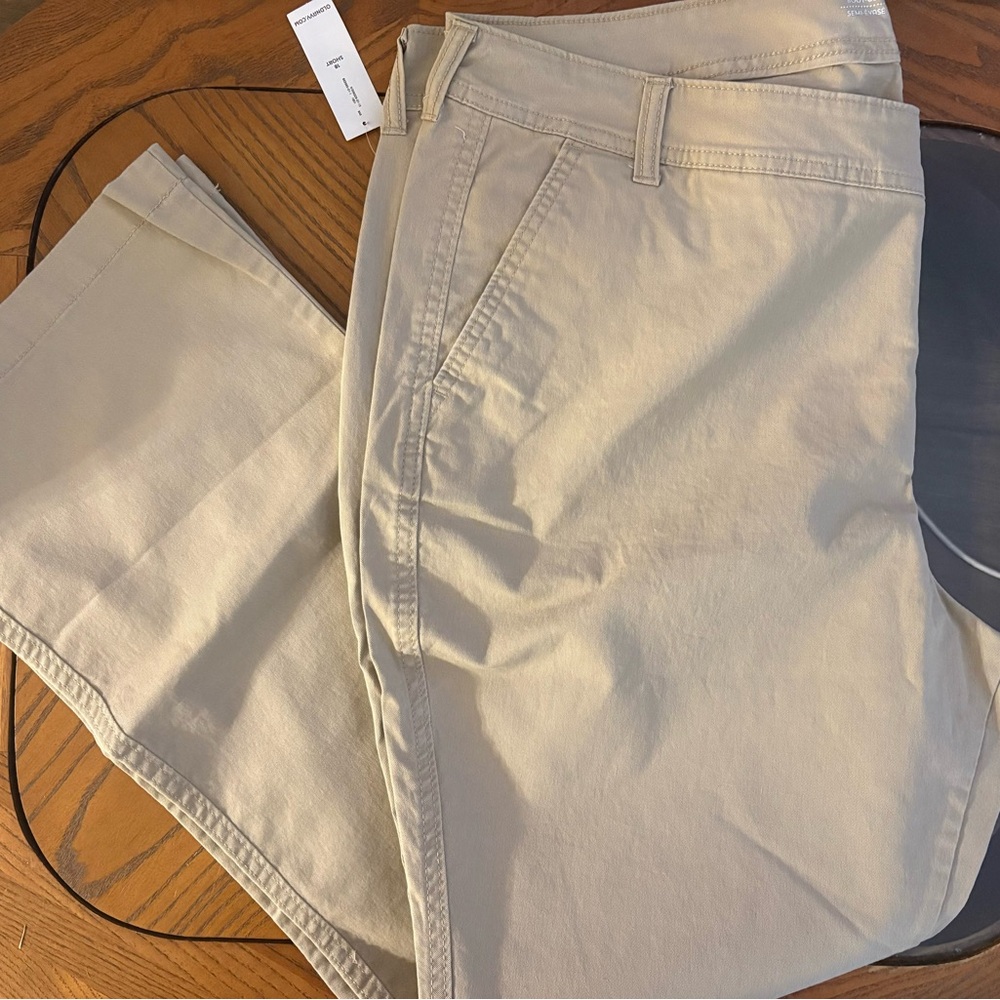 Old Navy Women’s Plus Size Khaki Bootcut Rolled Oats Pants. SZ 18 Short. NWT. - Picture 11 of 12